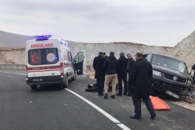Sivas'ta minibüs devrildi: 5 yaralı
