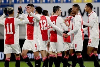Ajax 5 golle kazandı