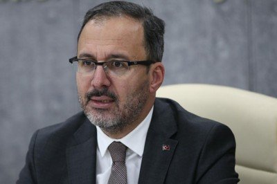 Bakan Kasapoğlu'ndan dünya şampiyonu Razgatlıoğlu'na tebrik telefonu