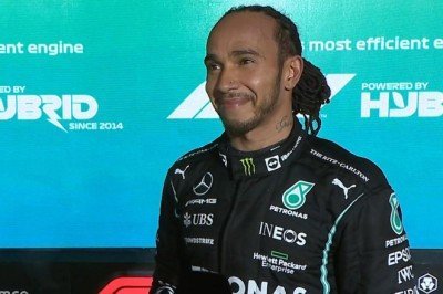 F1 Katar Grand Prix'sinin galibi Hamilton