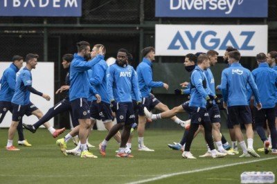 Fenerbahçe derbi hazırlıklarını tamamladı