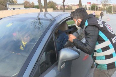 Hem korsan taksiye hem de müşterisine ceza kesildi