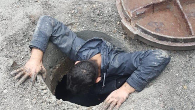 Kablo çalarken suçüstü yakalandılar