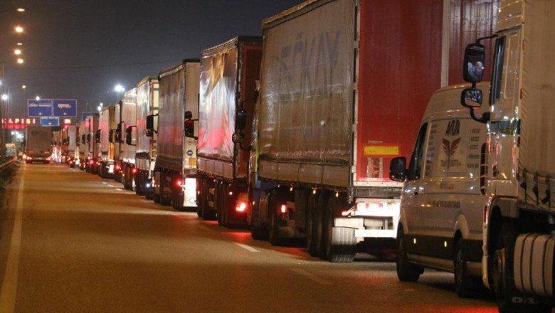 Kapıkule'de tır kuyruğu 11 kilometreyi buldu