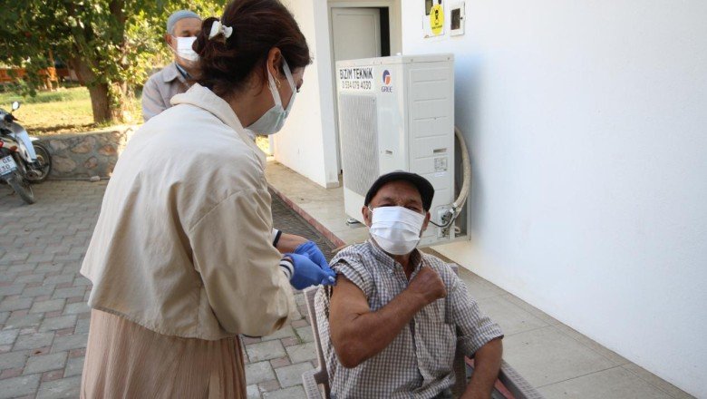 Kaş'ta mobil ekiplerin aşı seferberliği sürüyor