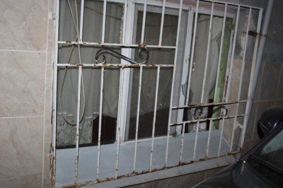 Manisa'da bir eve el yapımı patlayıcı atıldı