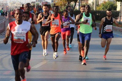 Mersin'de Toroslar Uluslararası Yarı Maratonu sona erdi