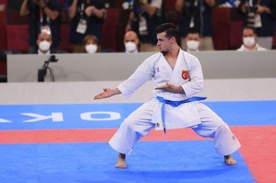 Milli karateci Sofuoğlu'ndan bronz madalya