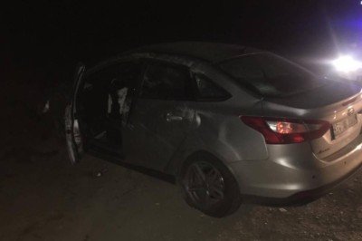 Su kanalına çarpan otomobildeki 5 kişi yaralandı