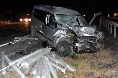 Tıra çarpan araç metrelerce takla attı: 1 ölü, 1 ağır yaralı