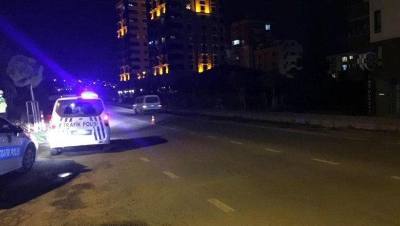 Uygulama noktasında durmayan sürücü trafik polisine çarptı