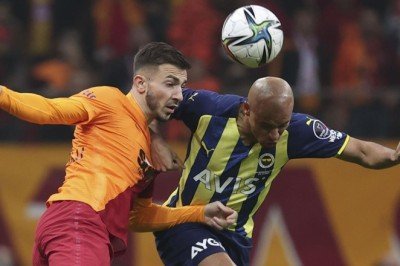 Vitor Pereira derbide sistemi değiştirdi