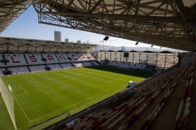 Alsancak Stadı futbolseverlerle buluşacağı günü bekliyor