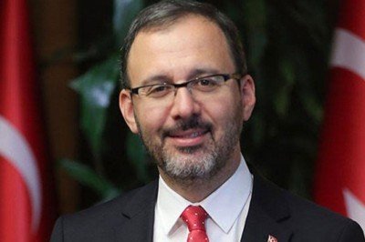 Bakan Kasapoğlu milli karatecileri tebrik etti