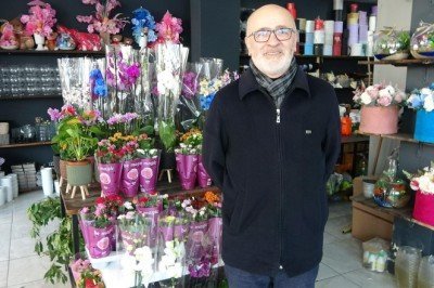 Çiçekçilerde Öğretmenler Günü mesaisi