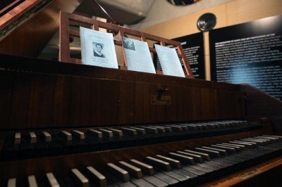 CSO'nun asırlık enstrümanları CSO1826 Sergi Alanı'nda sergileniyor