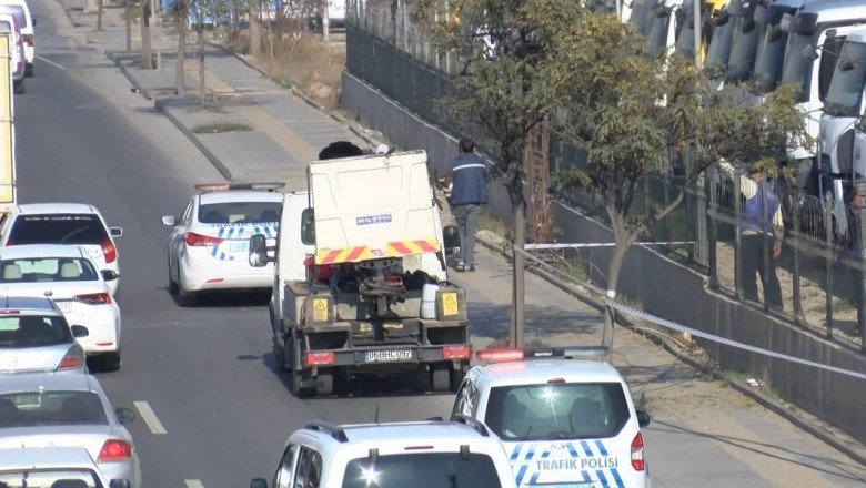 Elektrik direği devrildi: 5 araç birbirine girdi