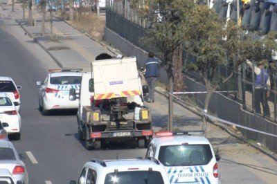 Elektrik direği devrildi: 5 araç birbirine girdi