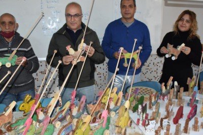 Aydın'da emekli öğretmen, atık malzemeleri hayvan figürlerine dönüştürüyor