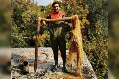 İçme suyu hattından 5 metrelik ağaç kökü çıktı