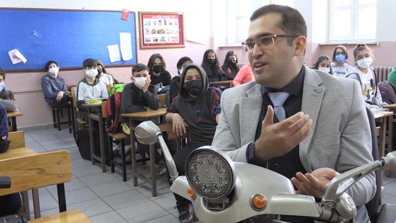 Ordu'da engelli öğretmen öğrencilerin hayatına renk katıyor