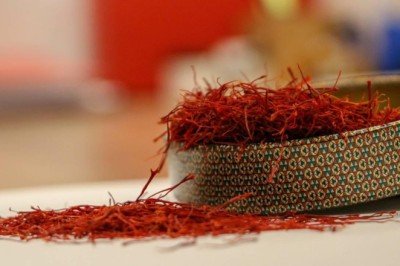 Tüketicilere uyarı: At kılını boyayıp safran diye satıyorlar