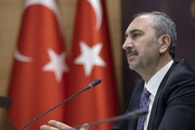 Bakan Gül'den Bolu Belediyesi'ne tepki: Kamu hizmetinden yararlanmada herkes eşittir