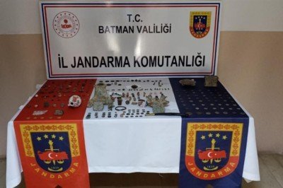 Batman'da bir evde 316 tarihi eser ele geçirildi