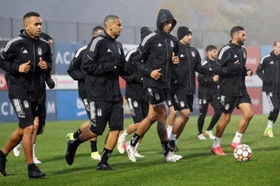 Beşiktaş'ta Ajax hazırlıkları tamamlandı! Kamp kadrosu...