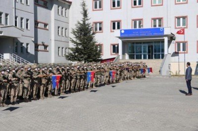 Bitlis Valisi Çağatay, Tatvan JÖH Taburunu ziyaret etti