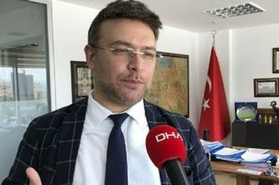 Çin'e koronavirüs davası açan avukat Akkurt, Covid-19'dan hayatını kaybetti