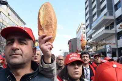 DİSK hayat pahalılığına karşı sokağa çıkıyor: Kara kışı işçi baharına çevirelim