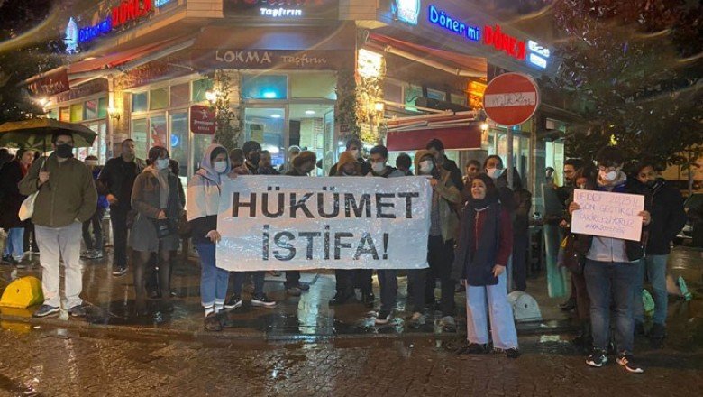 Dövizdeki yükselişin ardından SOL Genç ve yurttaşlardan protesto: Hükümet istifa!