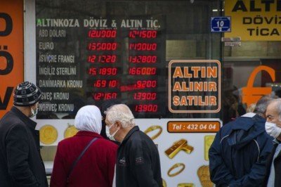 Kurdaki sert yükseliş nedeniyle döviz büroları tahta kapattı