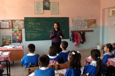 Öğretmenin derdi maaşından fazla