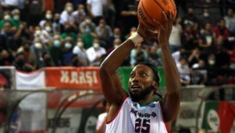 Pınar Karşıyaka’da Akil Mitchell ile yollar ayrıldı