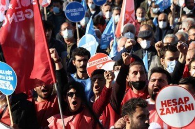 SOL Parti meydanlarda