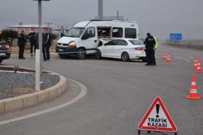 Yine okul servisi kazası: Çok sayıda yaralı var