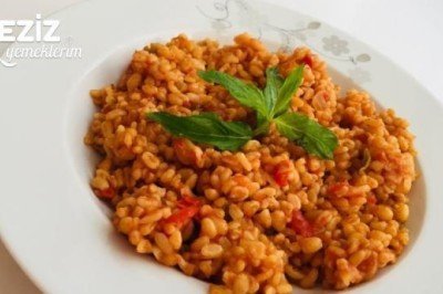 Acı Biberli Domatesli Bulgur Pilavı