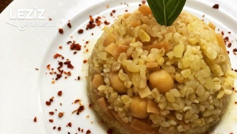 Erişteli Nohutlu Pilav