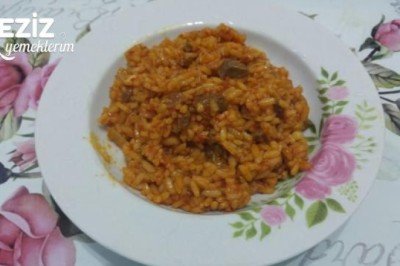 Etli Salçalı Pirinç Pilavı