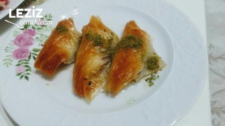 Evde Kolay Şöbiyet Tatlısı Tarifi
