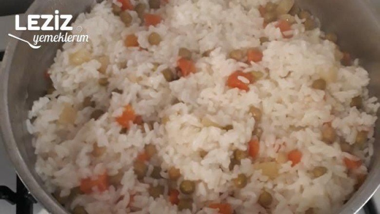 Garnitürlü Pirinç Pilavı