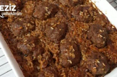 Salçalı Köfteli Pilav
