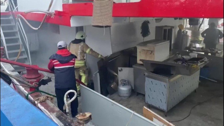 Sarıyer&amp;#39;de balıkçı teknesinde yangın