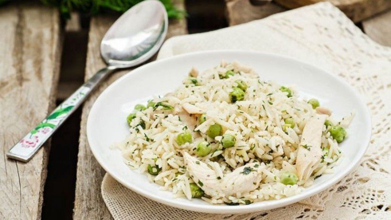 Bezelyeli Tavuklu  Nefis Pilav Tarifi