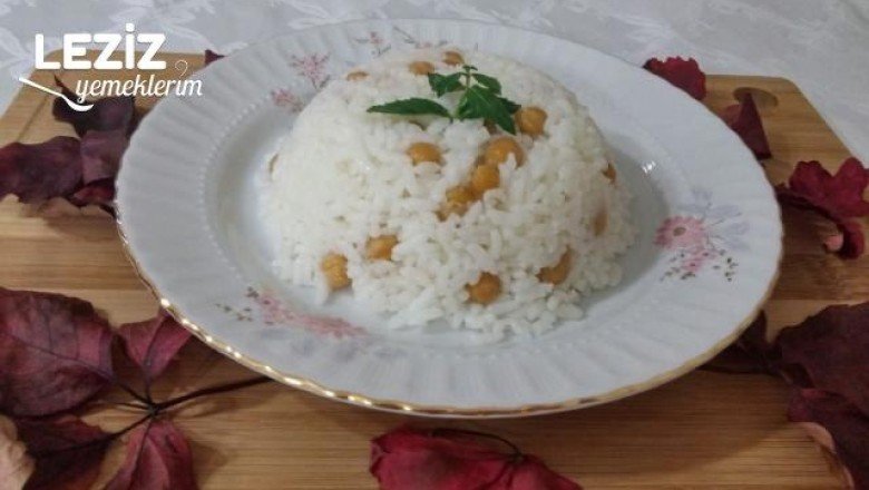 Tereyağlı Nohutlu Pirinç Pilavı