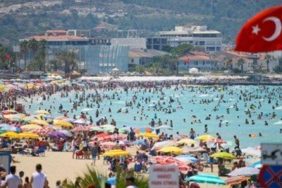 Turizmciler, İngiltere ve Fransa'nın kırmızı liste kararını yorumladı: 'Birçok otel erken kapanacak'