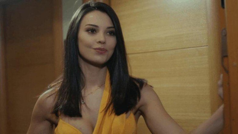 Tuvana Türkay&amp;#39;ın Londra pozuna binlerce beğeni yağdı