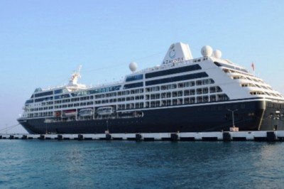 Zenginler Gemisi' Azamara Journey Kuşadası'nda